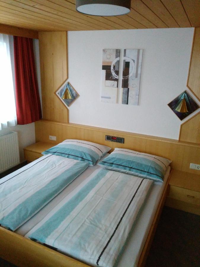 לינה וארוחת בוקר יארצנס Haus Edelweiss מראה חיצוני תמונה